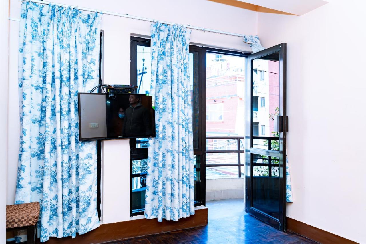 Kbb Hotel And Apartments Hosted By Hostmandu ラリトプル エクステリア 写真